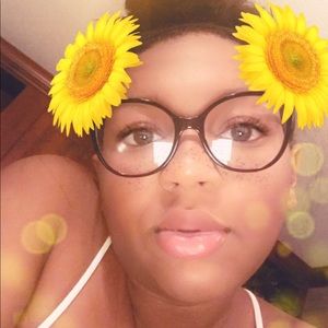 Meet your Posher, Samira